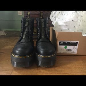 Dr. Martens Sinclair Boots